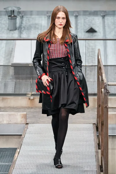 Look 27